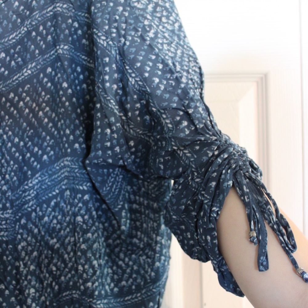 Lulu's Blouse - Picture 3 of 8